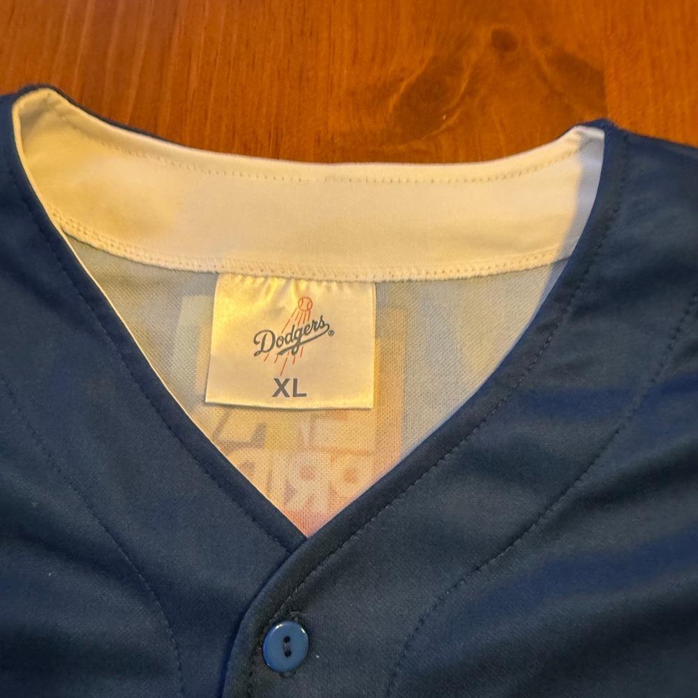 LA Dodgers Pride Night Jersey Blue Rainbow 2023 LA Pride Baseball Shirt Mens XL - Picture 3 of 7